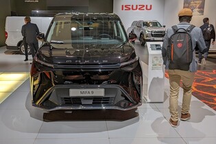 Maxus MIFA 9 na vlastní oči a ruce. Prostor uvnitř téměř nemá konce