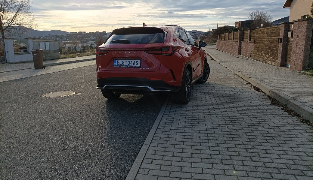 Lexus NX 450h+ 4×4 E-Four F Sport Top