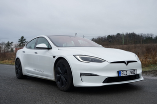 Tesla Model S Plaid: změřili jsme, jak rychle se nabije na Superchargeru