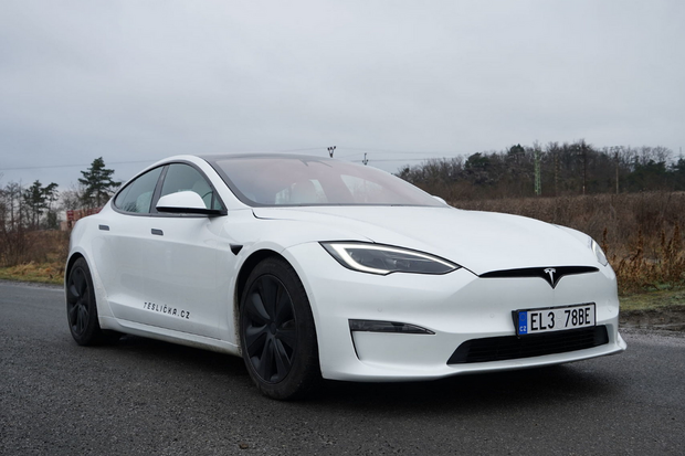 Tesla Model S Plaid: změřili jsme, jak rychle se nabije na Superchargeru