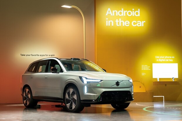 Volvo EX90 čeká v příštích letech velká změna. Napoví technika modelu ES90