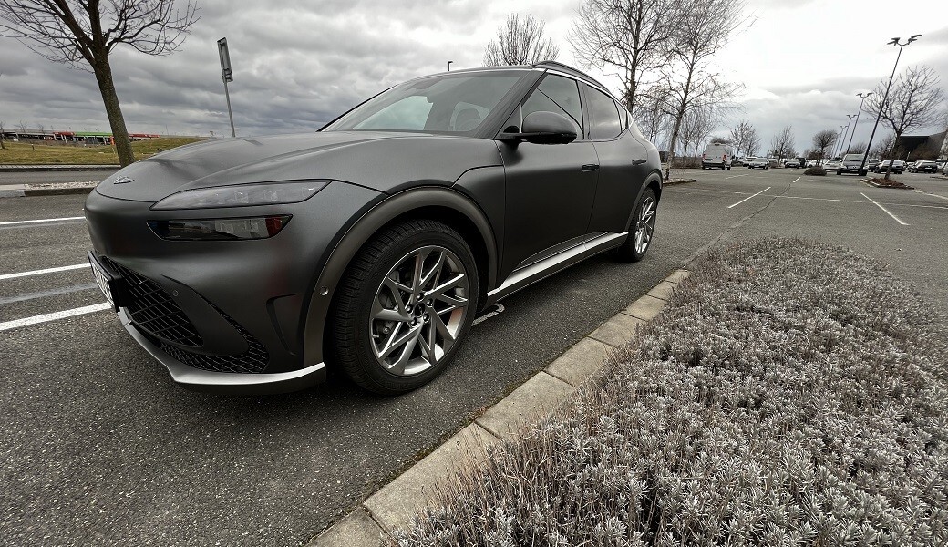 Projeli jsme Genesis GV60