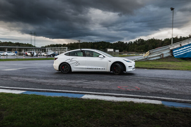 V Česku se pojede seriál vytrvalostních závodů elektromobilem, začne 9. 4. 2023