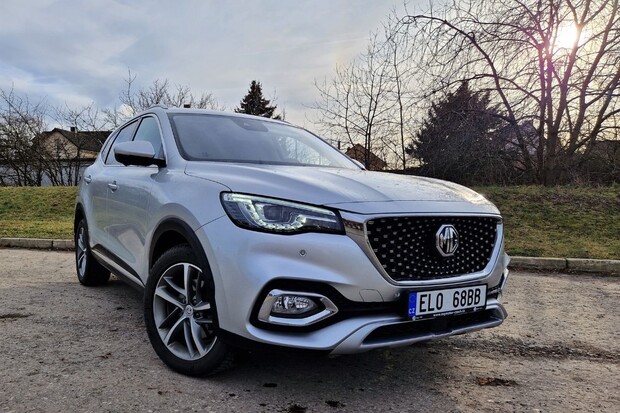 Pohled na unikátní čtyřstupňový elektromotor MG EHS PHEV 