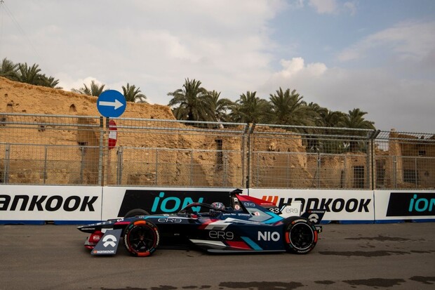 Nio si mne ruce, lepší výkony pomáhají oslovit nové investory