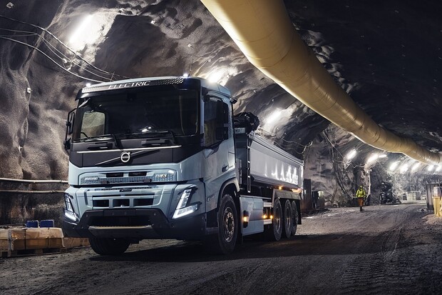 Volvo Trucks pošle elektrické náklaďáky pod zem. Důlní doprava je slibným oborem