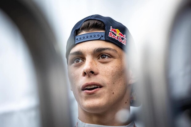 Člen juniorky Red Bullu a jeden z největších talentů se zúčastní testů Formule E
