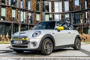 Dobrá zpráva v záplavě špatných. Mini zlevnilo, Cooper SE koupíte za méně