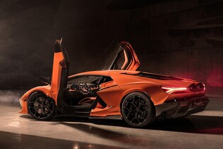 Lamborghini Revuelto. Elektřina je nad všechna turba