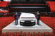 Polestar 4 se oficiálně představil. Nemá zadní okno a ujede všem z rodiny – Šanghajský autosalon 2023