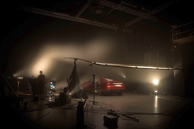 SAAB stále žije, avšak aktuálně prošel dalším krachem. Nechcete ho koupit?