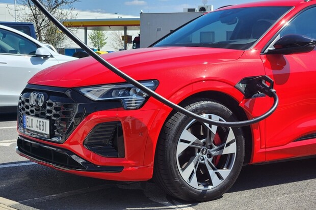Jak rychle se nabije nové Audi Q8 e-tron Sportback? 