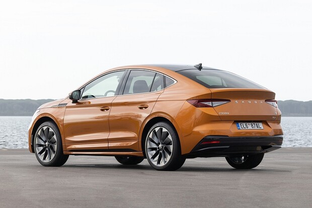 Škoda Enyaq Coupé vyrazila vstříc masám. K mání jsou i levnější verze než RS