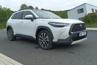 Právě testujeme Toyotu Corollu Cross Hybrid AWD