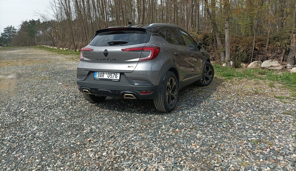 Renault Captur E-Tech full hybrid 145