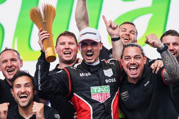 Wehrlein vyhrál první závod v Jakartě a při zaváhání lídra zase útočí na titul