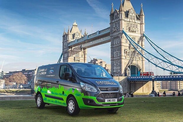 Ford v Londýně otestuje plug-in hybridní dodávky