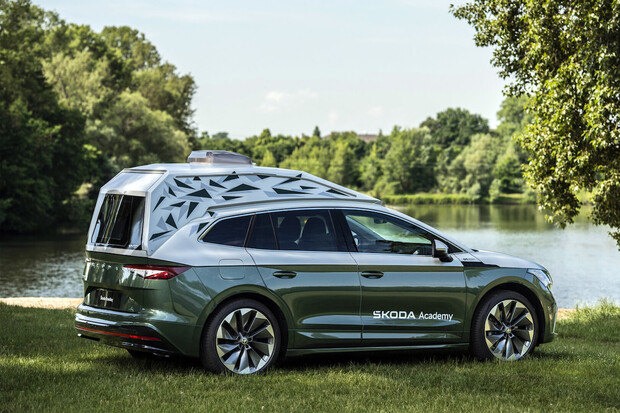 Prémiový elektrický kombík, cena modernizovaného Volkswagenu ID.3 a obytný Enyaq