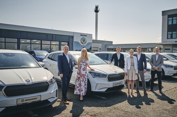Škoda Auto posiluje elektromobilitu. Společnosti ČEZ předala 23 vozidel Enyaq