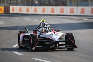 Nenáviděná svatozář opět zachraňovala. Děkovný dopis FIA může poslat da Costa