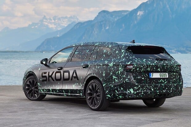 Nová Škoda Superb se stane téměř elektromobilem