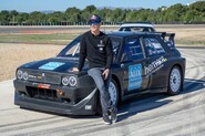 Požár zničil dva speciální elektromobily Lancia