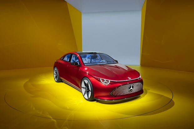 Mercedes ukázal budoucnost svých elektromobilů. Prezentuje ji koncepční model CLA