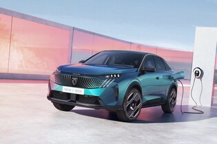 Peugeot E-3008 už zná české ceny