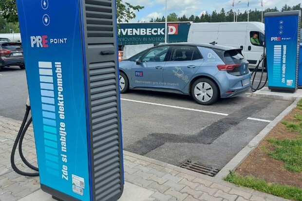 PRE zrychlila dobíjecí stanici na 96. km dálnice D1 na odpočívadle Mikulášov 