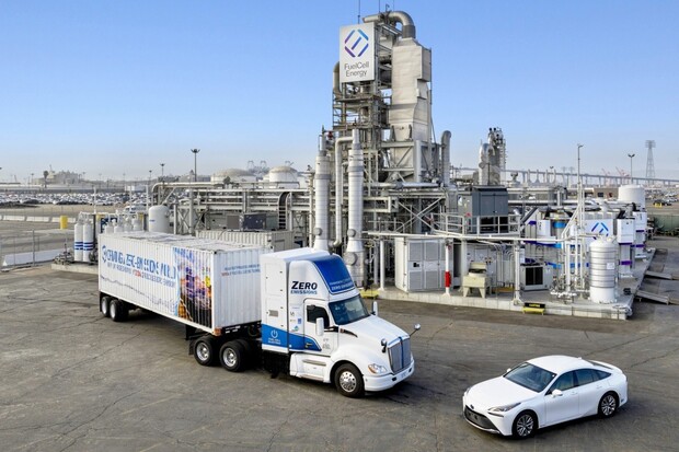 Toyota začala v USA vyrábět elektřinu a vodík z bioplynu