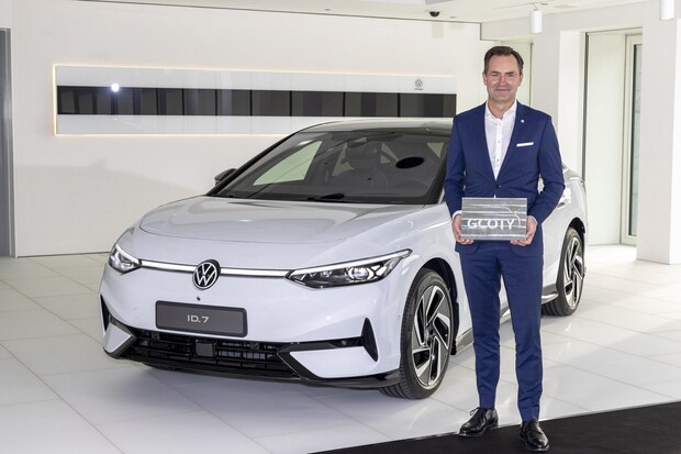 Volkswagen slaví. Vlajkový model ID.7 získal v Německu prestižní ocenění