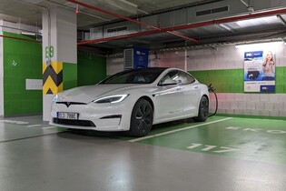 Reálná spotřeba elektrické energie a dojezd elektromobilu Tesla Model S Plaid