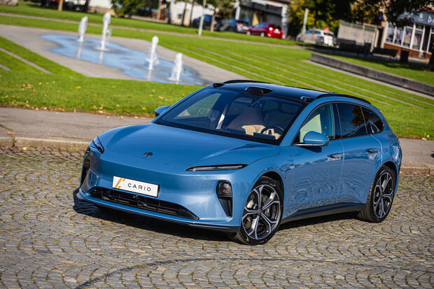 Čínský elektrický kombík Nio ET5 Touring koupíte už i v Česku