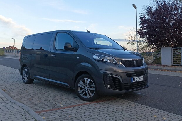 Peugeot e-Traveller (75 kWh)