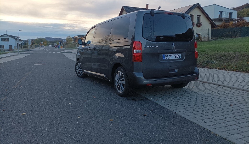 Peugeot e-Traveller (75 kWh)