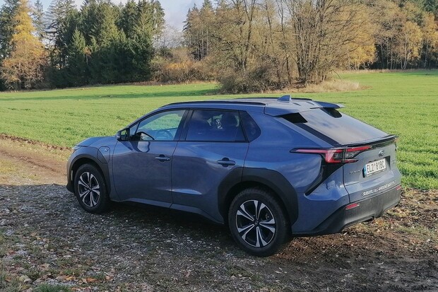 Právě testujeme Subaru Solterra. První plně elektrický vůz této značky