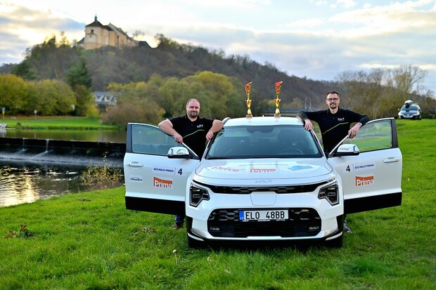 Posádka fDrive.cz ovládala 1. Eco rally Praha. Stala se absolutním vítězem soutěže