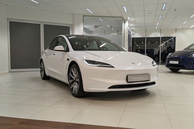 Rychlá Tesla Model 3 se nebude jmenovat Ludicrous