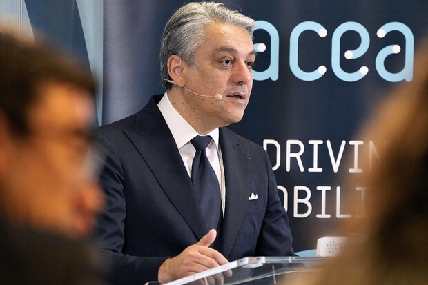 ACEA: Tsunami evropských regulací nám nepomůže, svět nás převálcuje