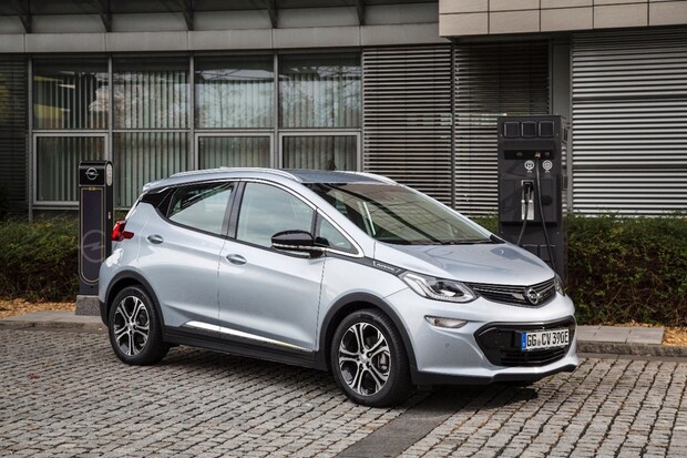 Opel by se měl stát čistě elektrickou značkou