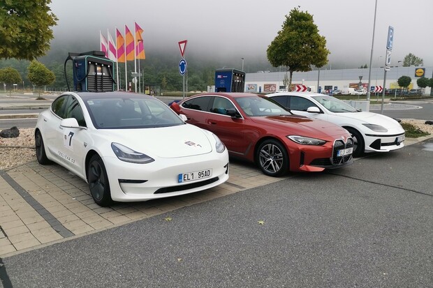 Elektrickými sedany a liftbackem do Chorvatska