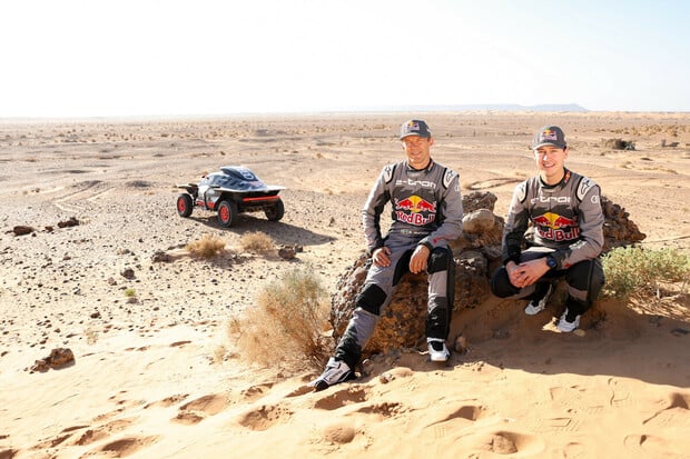 Mattias Ekström s hybridním Audi RS Q e-tron vyhrál prolog na Dakaru