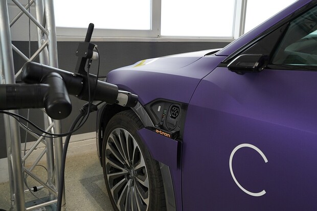 Bosch doplnil poslední chybějící článek k plně automatickému nabíjení