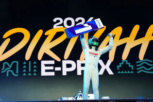 V Rijádu kraloval šampion Dennis, drama o stupně vítězů gradovalo v posledním kole