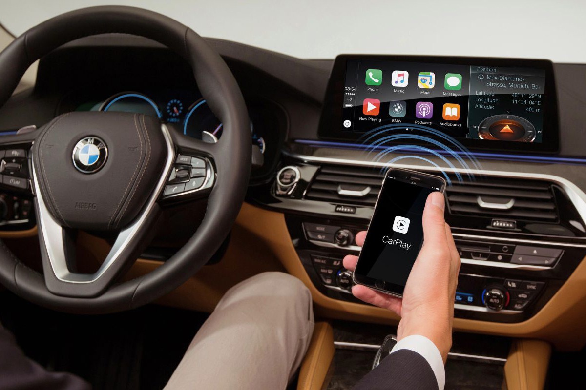 BMW mění názor. Apple CarPlay bude i nadále nabízet zdarma