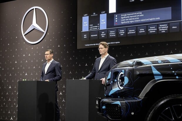 Mercedes zatáhl za záchrannou brzdu, obnovuje vývoj spalovacích modelů