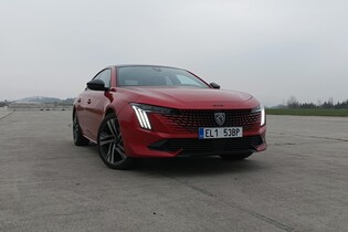 Peugeot 508 Hybrid 225 GT (2024)