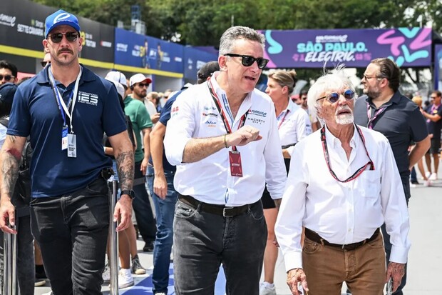 Už ne sekačky na trávu. Bývalý ředitel F1 uznal, že se v kritice Formule E mýlil 