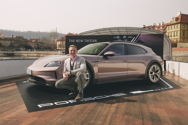 Nejlepší elektromobil?! Prohlédli jsme si faceliftované Porsche Taycan