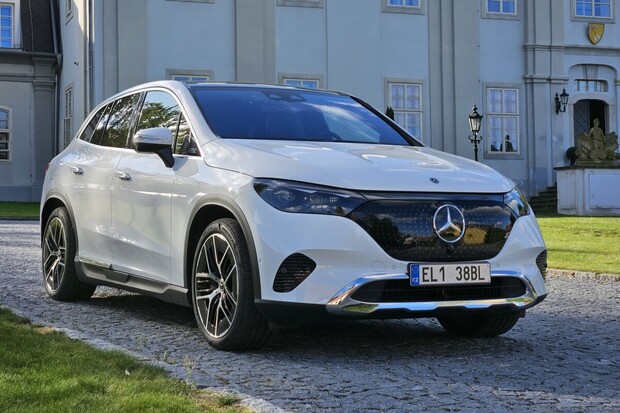 Jak rychle se nabije Mercedes-Benz EQE SUV?